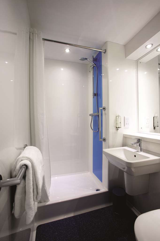 Travelodge Birmingham Dudley Room photo